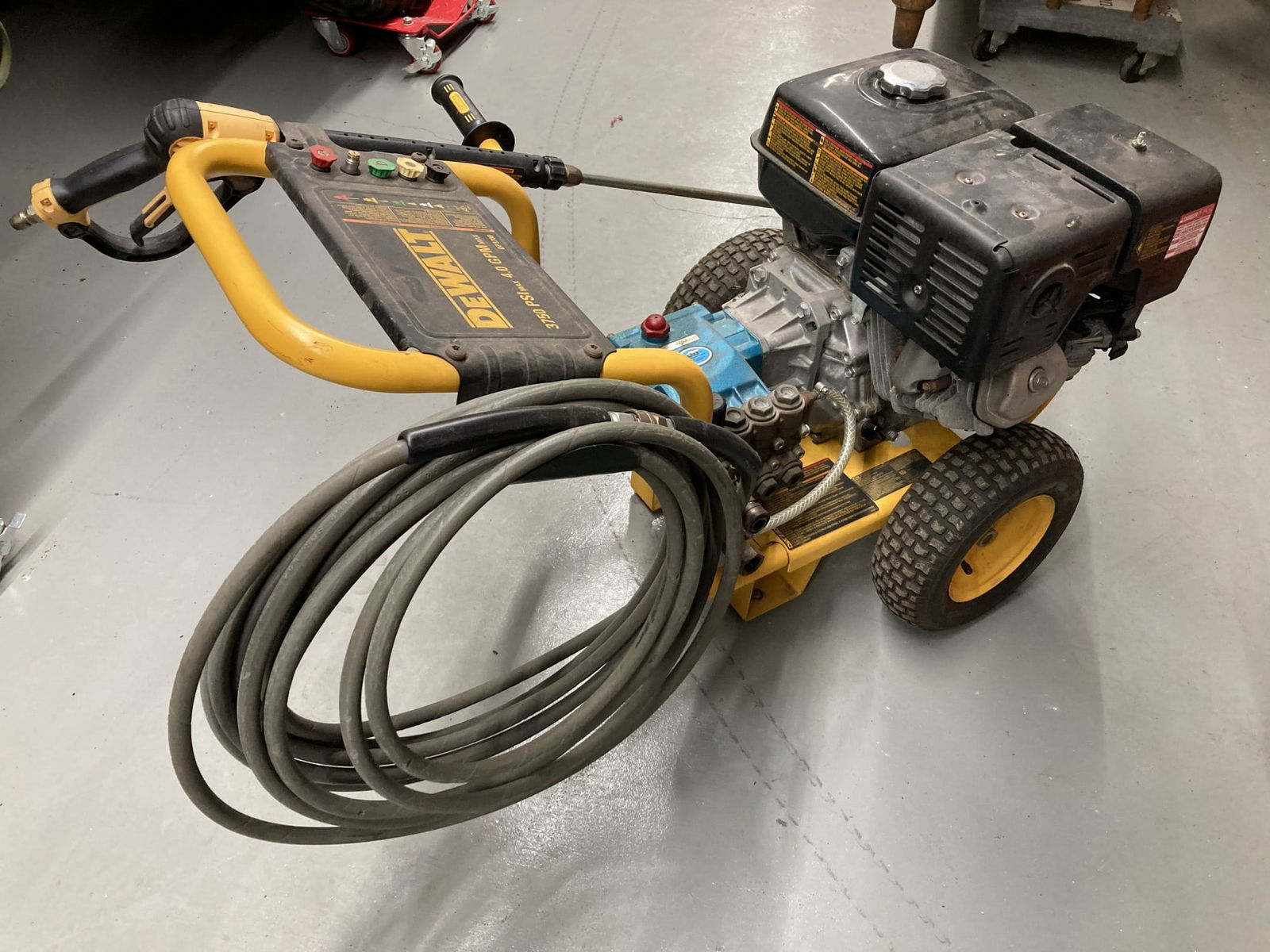 DEWALT 3750 PSI 4GPM PRESSURE WASHER: DEWALT 3750 PSI 4GPM PRESSURE WASHER