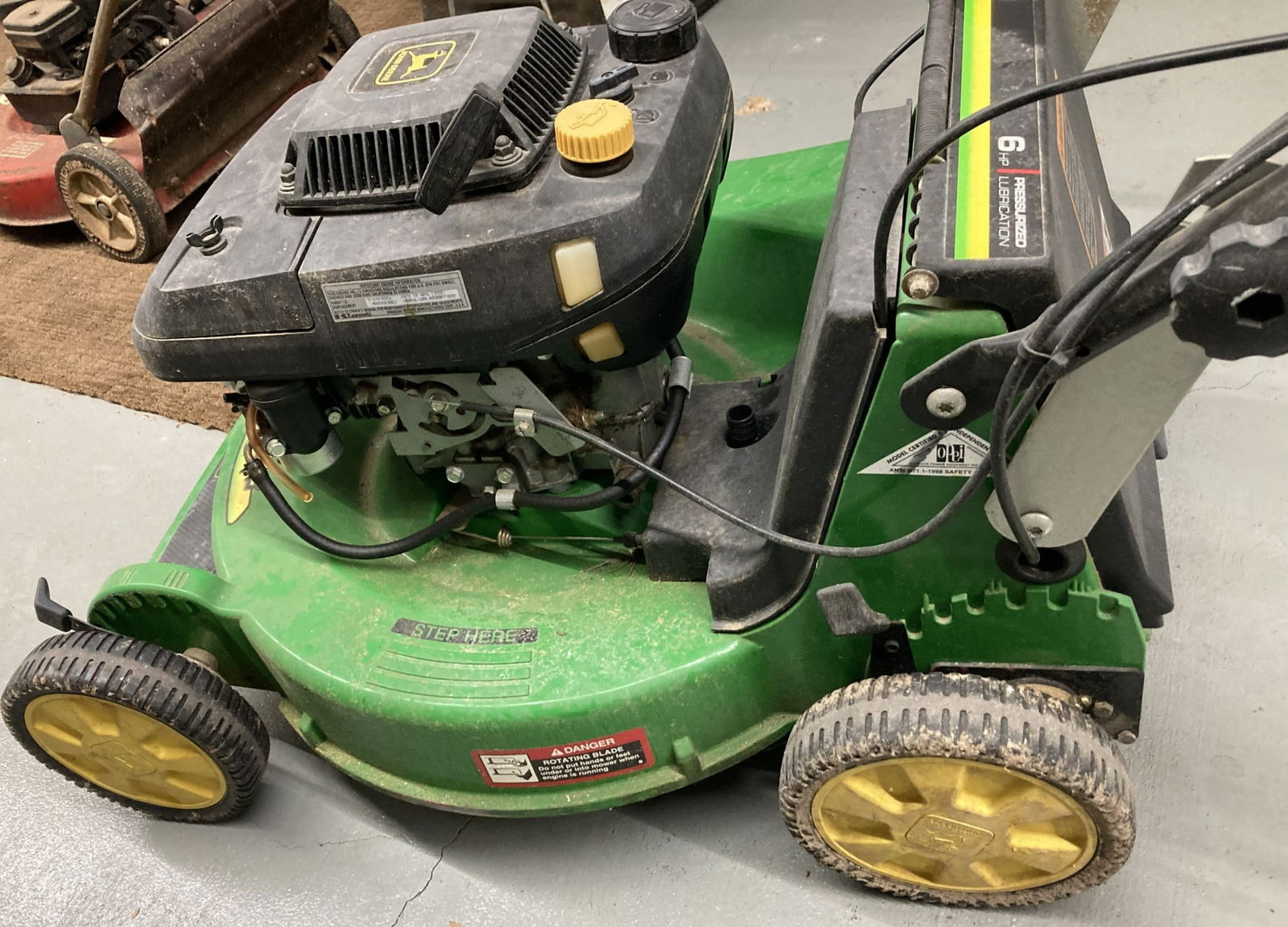 JOHN DEER JX75 MOWER: JOHN DEER JX75 MOWER WITH 2 GRASS CATCHERS