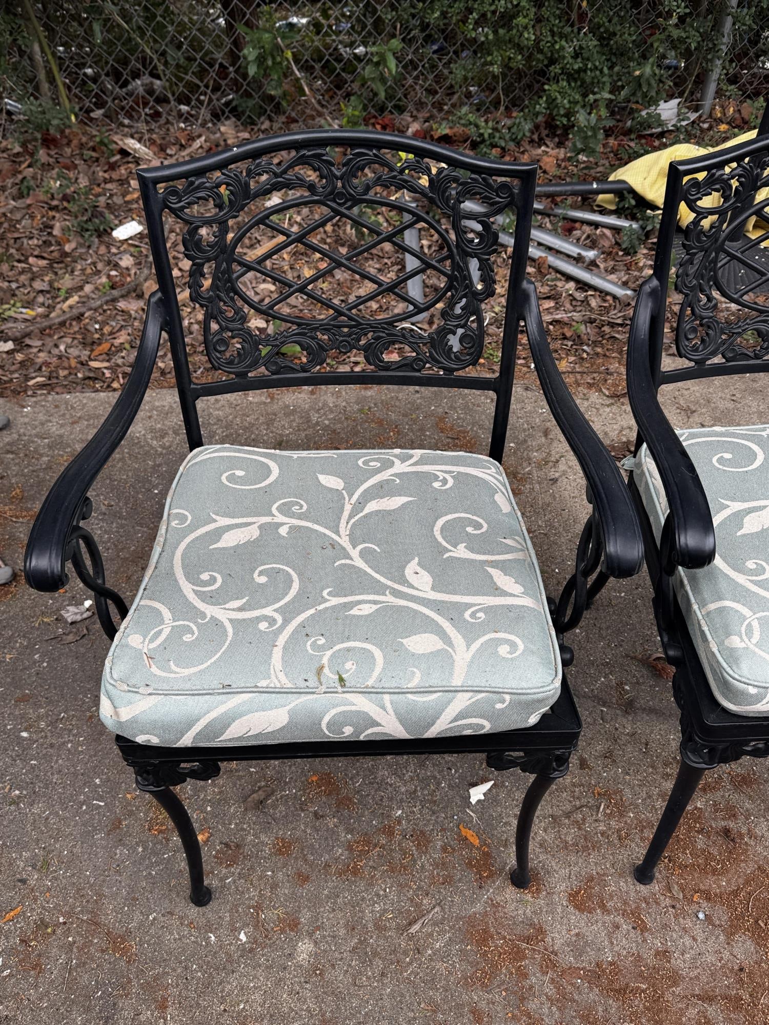 2 BLACK ALUMINUM CHAIRS WITH CUSION SEATS: 2 BLACK ALUMINUM CHAIRS WITH CUSION SEATS