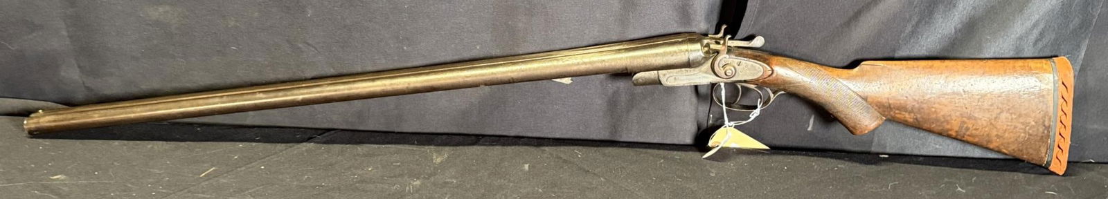 DOUBLE HAMMER DOUBLE BARREL SHOTGUN (1 of 5)