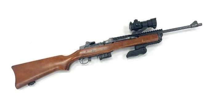 Ruger Mini 14 .223 Semi-Automatic Rifle: Ruger Mini 14 .223 Semi-Automatic Rifle with Red Dot Scope. Ruger Mini 14 .223 Semi-Automatic Rifle with Red Dot Scope.The Ruger Mini 14 rifle is in very nice used condition.? Barrel measures 18.5