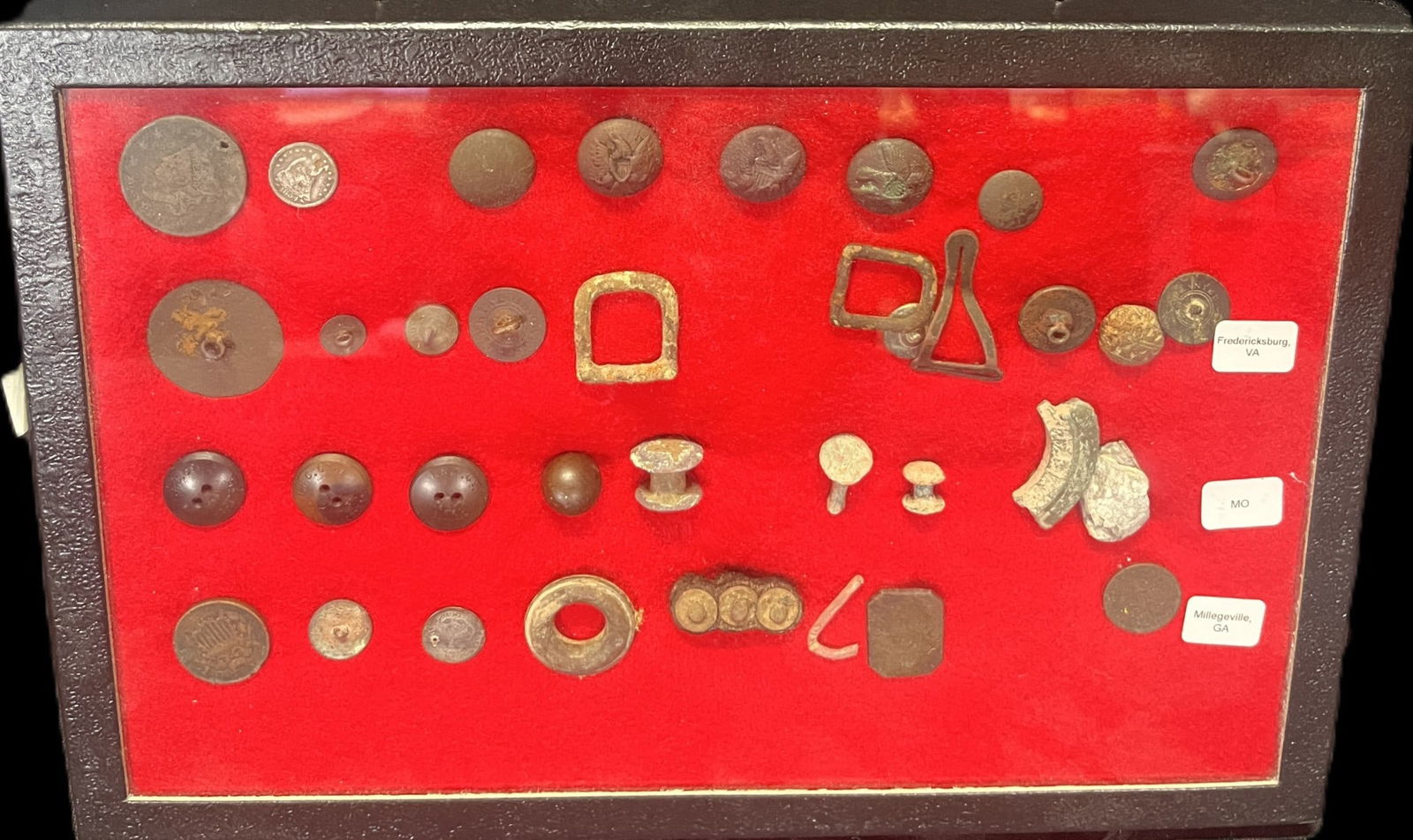 CIVIL WAR ERA UNIFORM OUTFIT PC REMAINS: CIVIL WAR ERA UNIFORM OUTFIT PC REMAINS. Height: 8.5 in. by Width: 12.5 in.