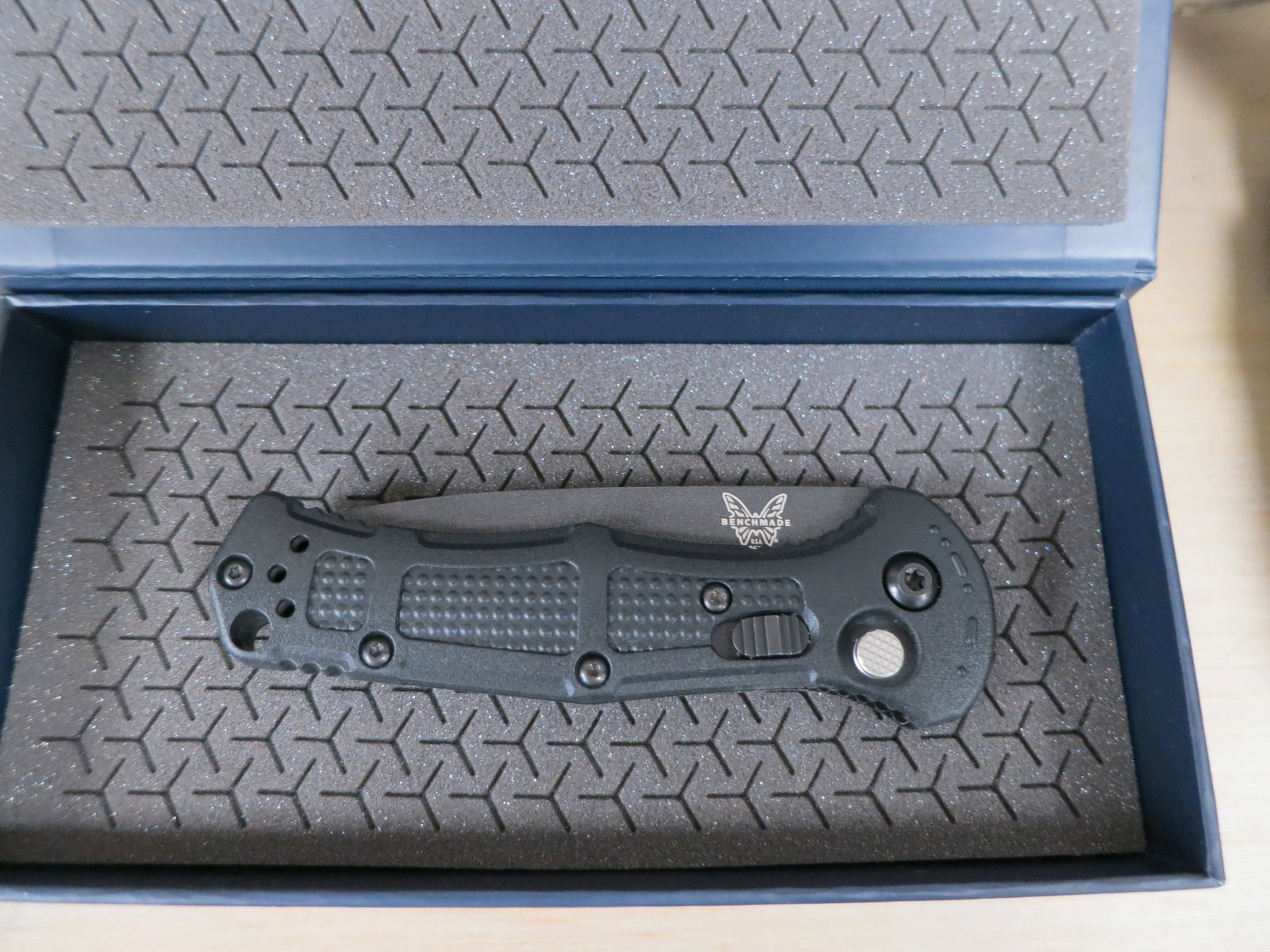 Benchmade Mini-Claymore BL/PL 3" Black (1 of 5)