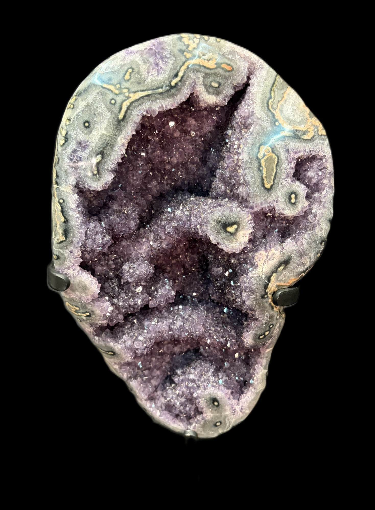 AGATE AND AMETHYST IN STAND: AGATE AND AMETHYST IN STAND 5lbs Height: 9 in. by Width: 5.5 in. by Depth: 3 in.