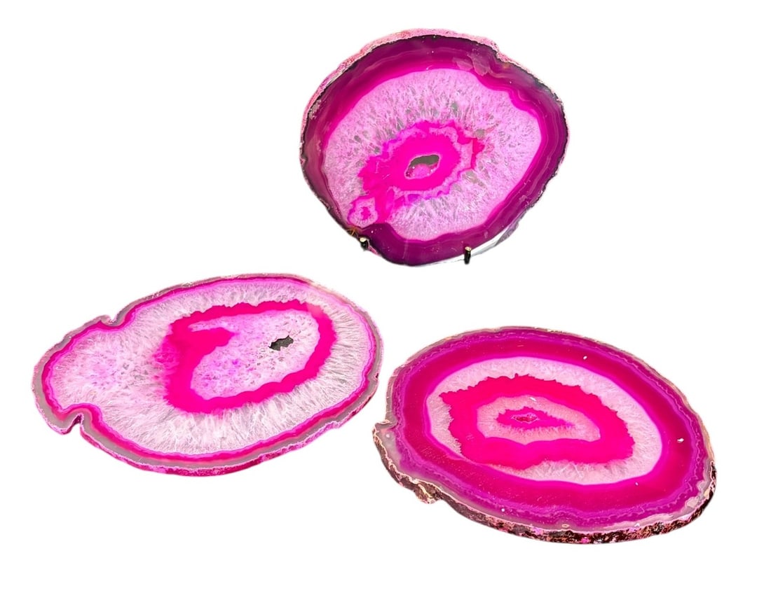 THREE PINK GEODE COASTERS: THREE PINK GEODE COASTERS 1.6lbs for 3 Height: 6 in. by Width: 6.5 in. by Depth: .3 in.
