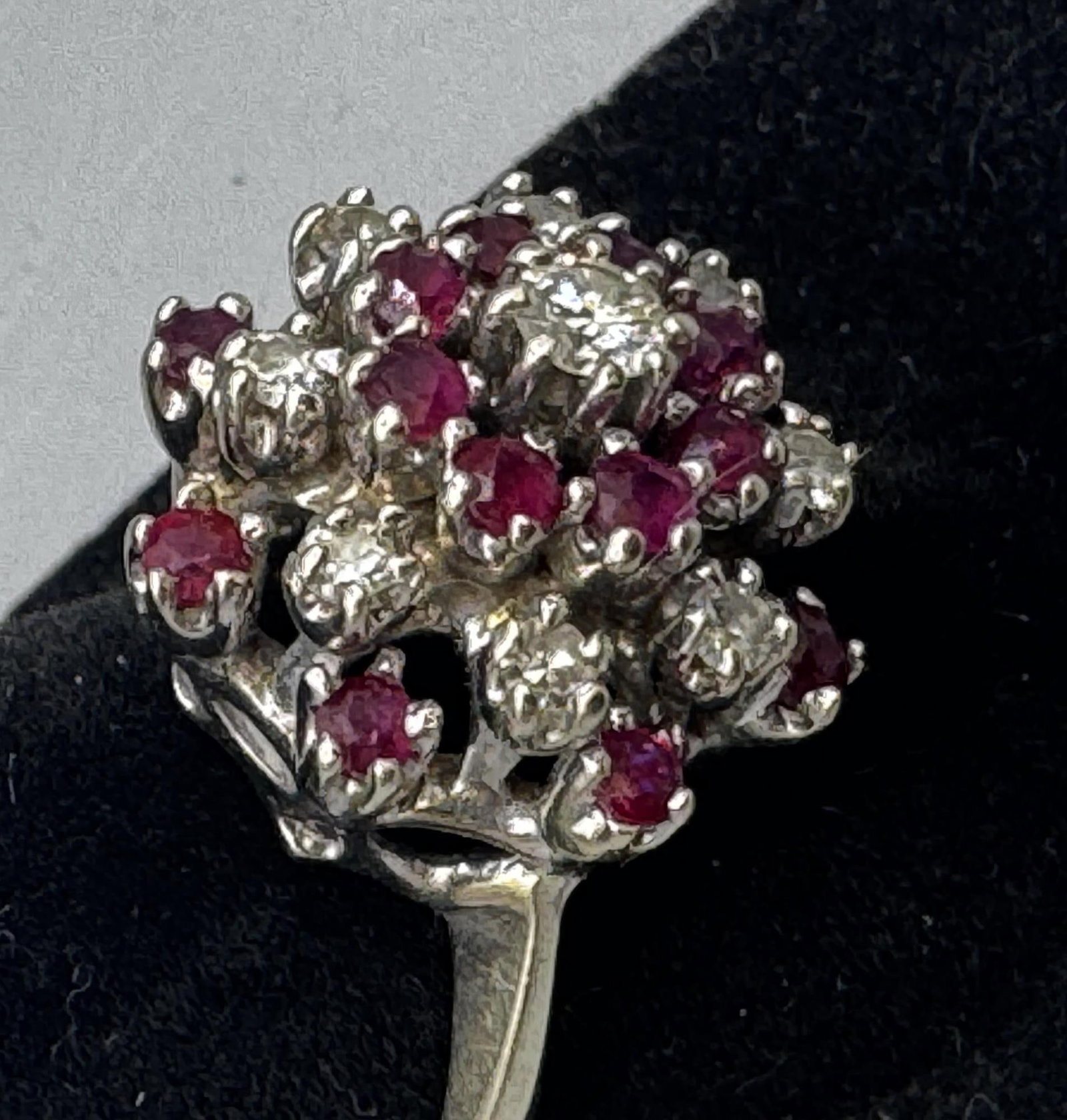WHITE GOLD RUBY & DIAMOND RING - 3
