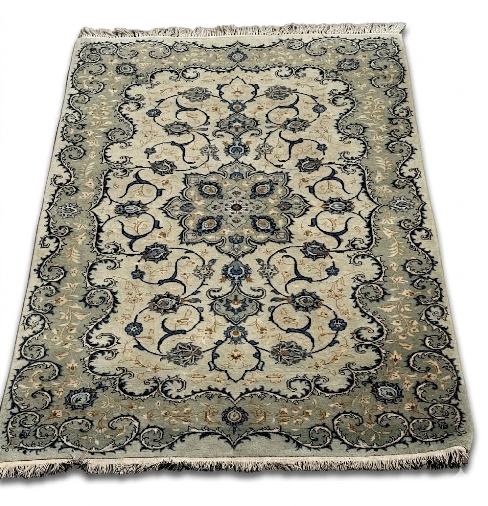 HAND KNOTTED PERSIAN KASHAN CARPET (1 of 4)