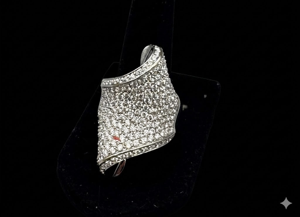 18KT WHITE GOLD DIAMOND PAVE SADDLE RING: 18KT WHITE GOLD DIAMOND PAVE SADDLE RING. SIZE 8.5. 17 GRAMS T.W. APPROX 4 CTS DIA