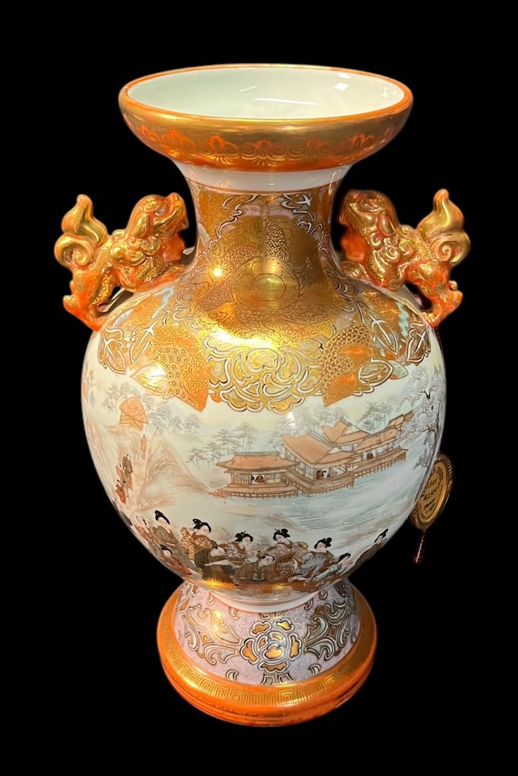 CIRCA 1890's JAPANESE KUTANI VASE (1 of 5)