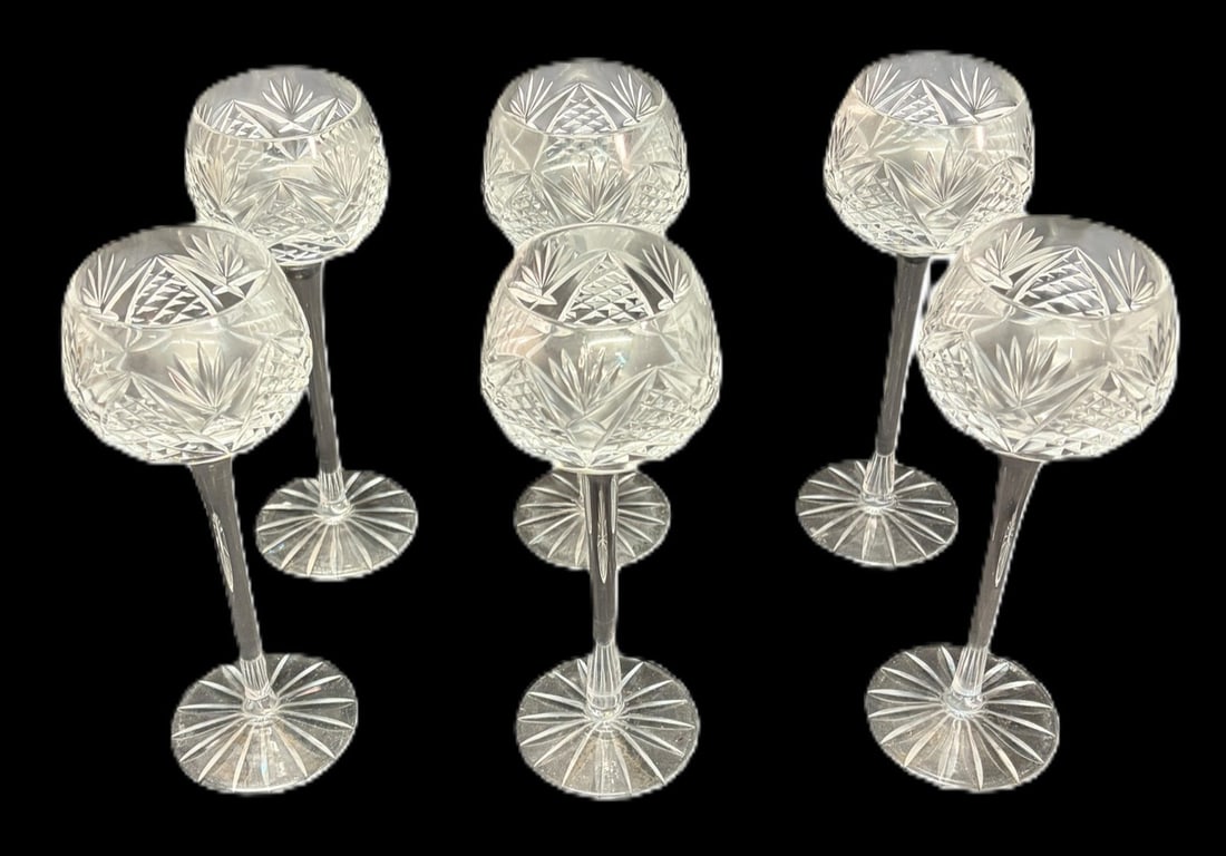 SET OF 6 VINTAGE CRYSTAL WINE GOBLETS: SET OF 6 VINTAGE CRYSTAL WINE GOBLETS. Height: 4.8 in. by Width: 2 in. by Depth: 2 in.