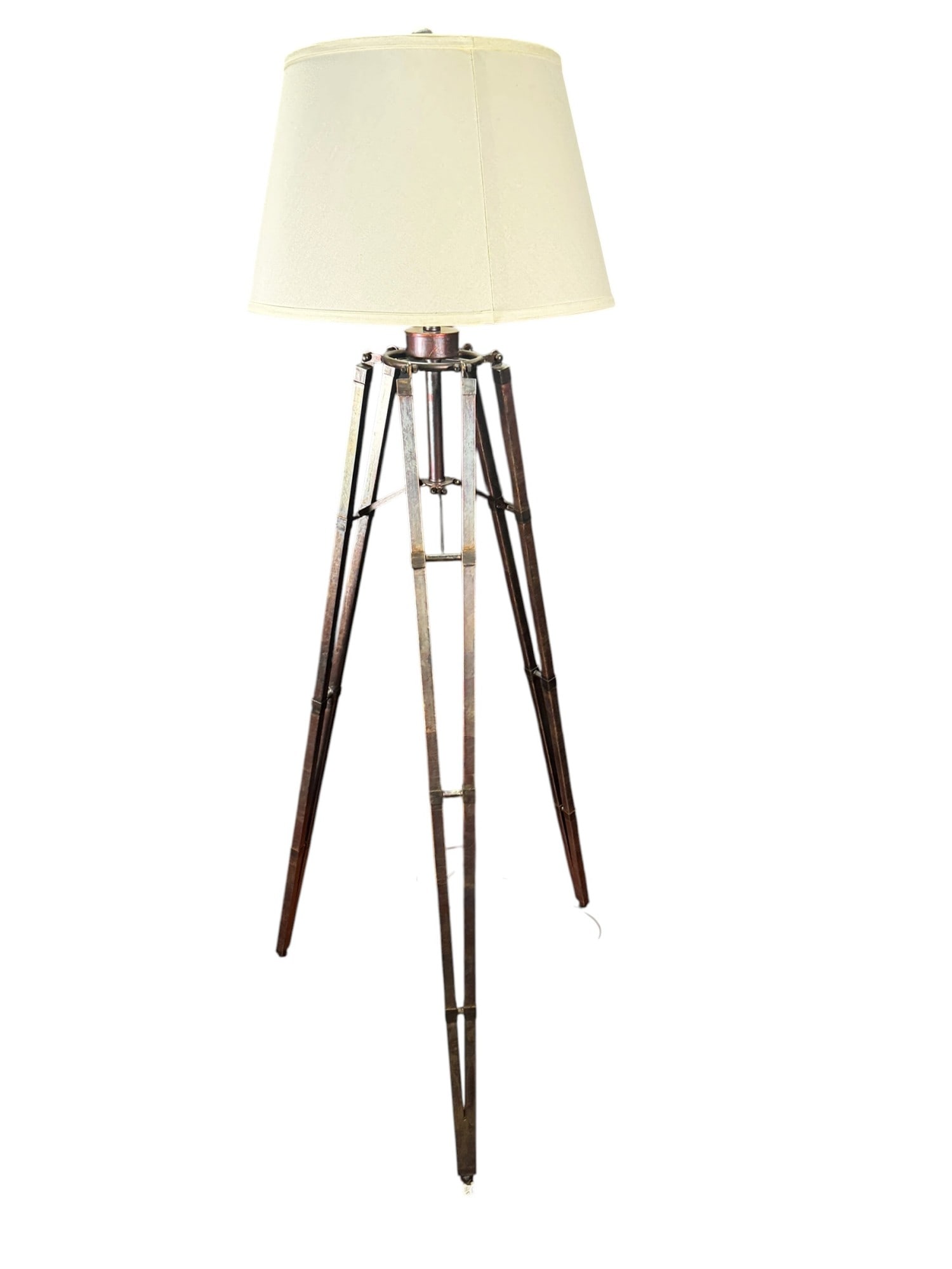 TRIPOD FLOOR LAMP: TRIPOD FLOOR LAMP Height: 68