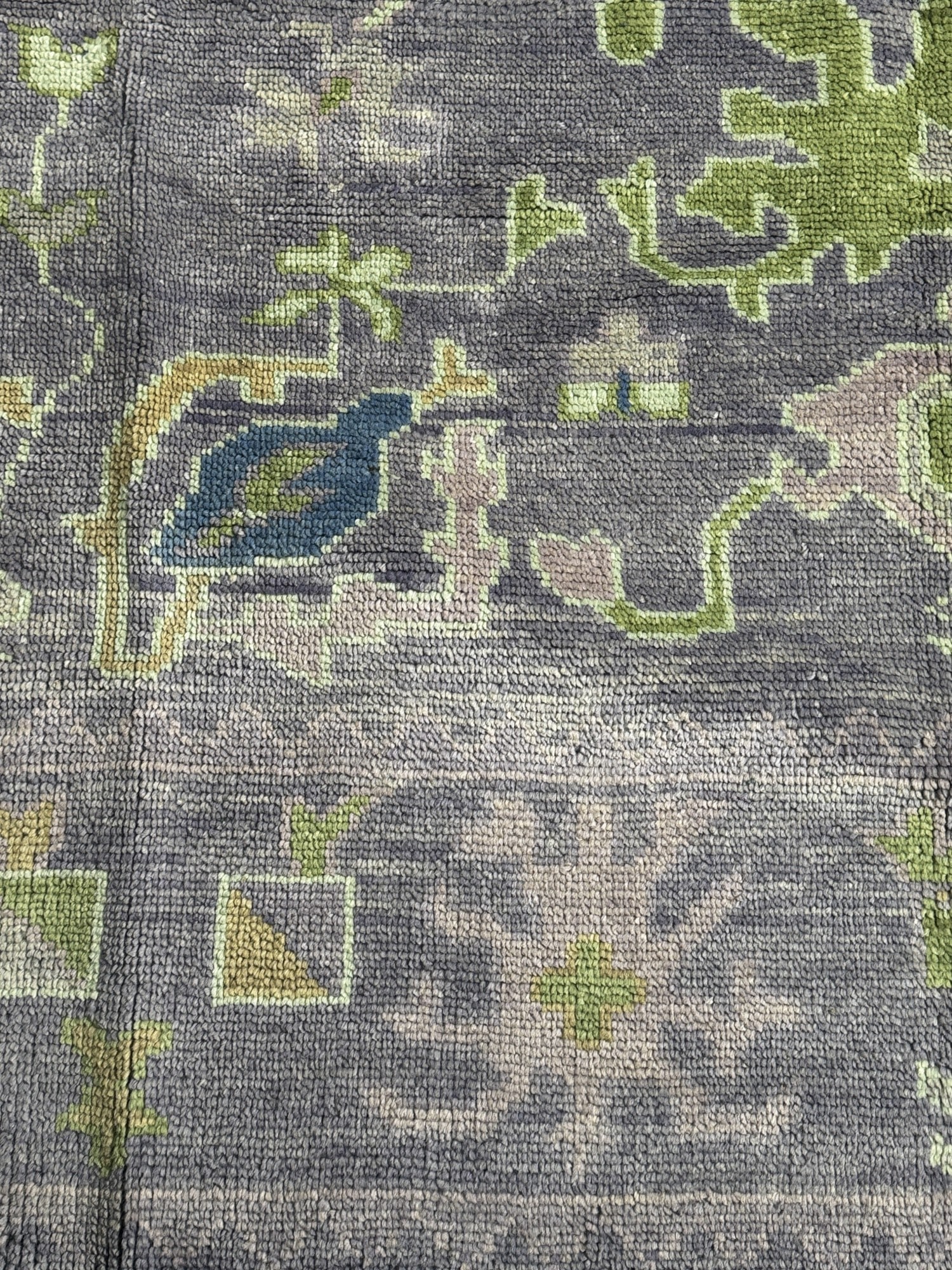 HAND KNOTTED OUSHAK - 2