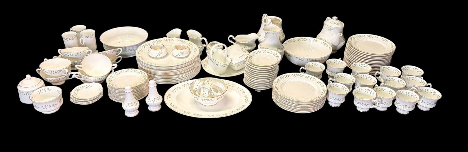 SET OF ROYAL TARA BONE CHINA IRISH (1 of 20)