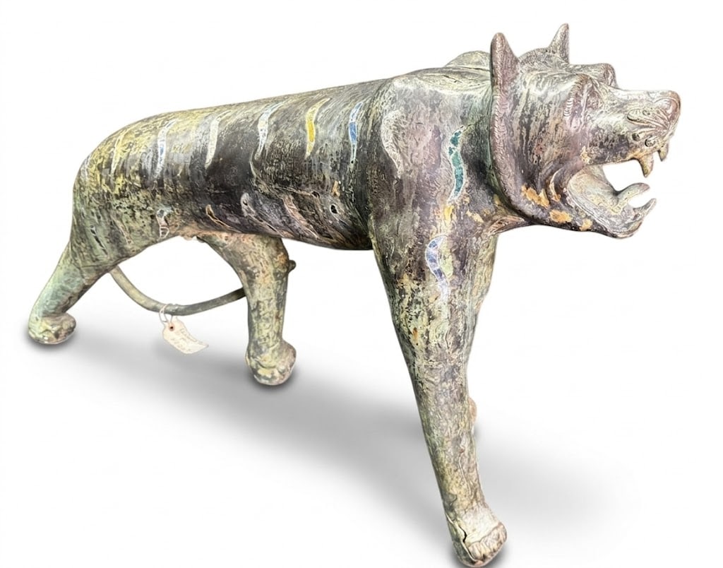 BRONZE FOO LION WITH INLAY: BRONZE FOO LION WITH INLAY Height: 25 in. by Width: 43 in. by Depth: 10