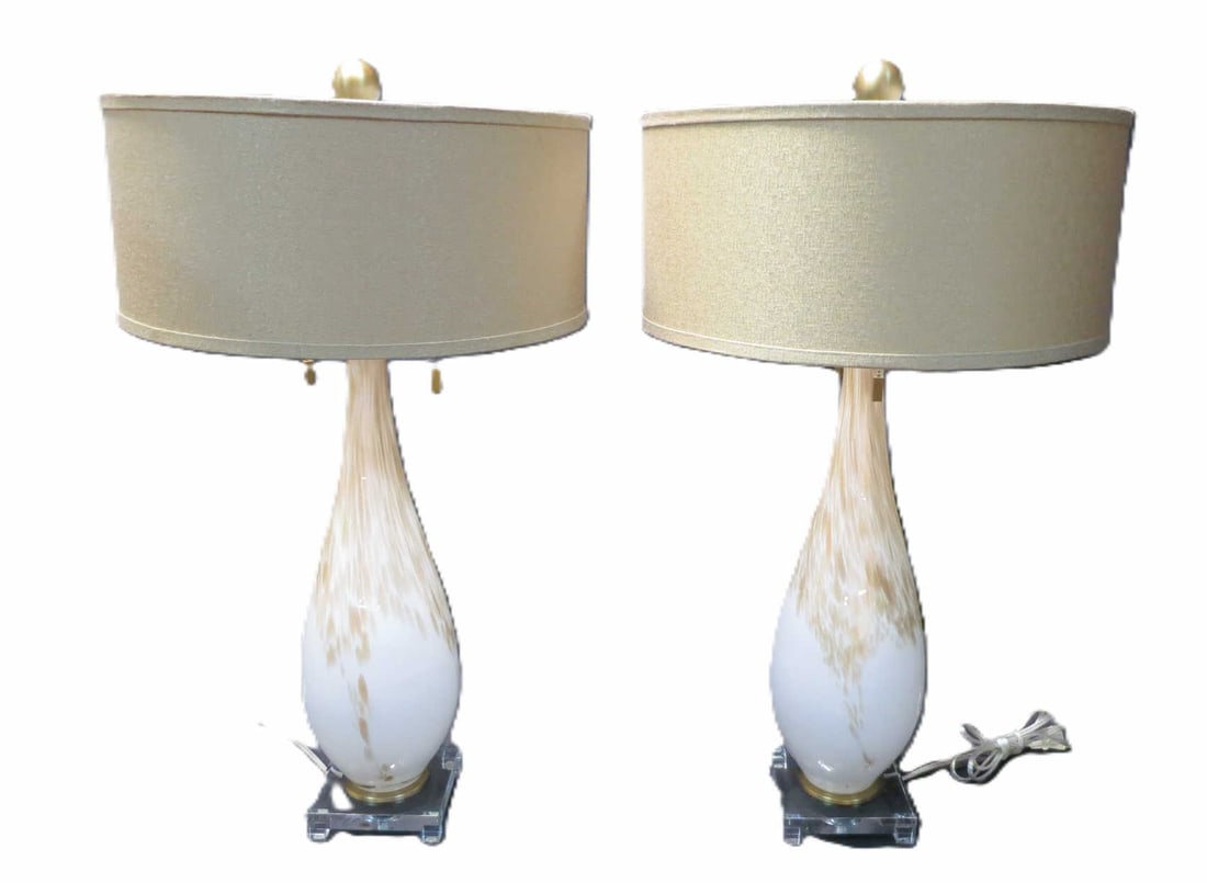 PAIR OF CONTEMPORARY LAMPS (1 of 5)