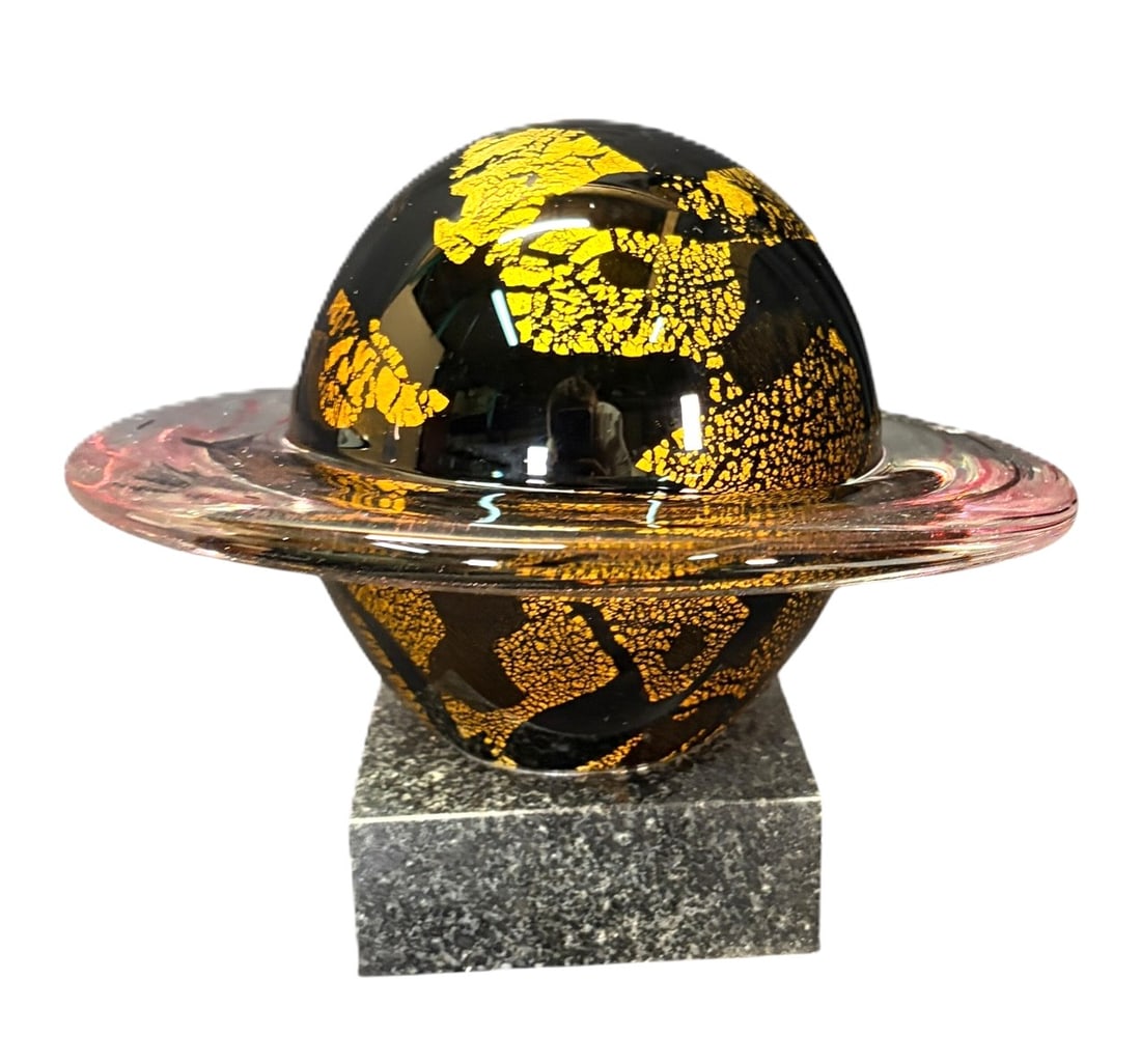 VINTAGE ART GLASS PLANET: VINTAGE ART GLASS PLANET Height: 7.5 in. by Width: 9.5 in. by Depth: 9.5 in.