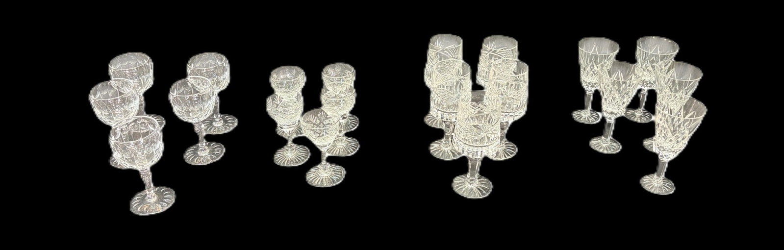 20 SMALL CRYSTAL LIQUOR GLASSES (1 of 8)