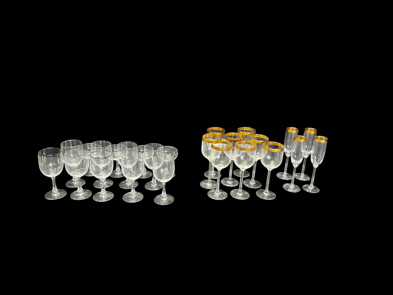 MIX LOT OF WINE GLASSES (1 of 6)