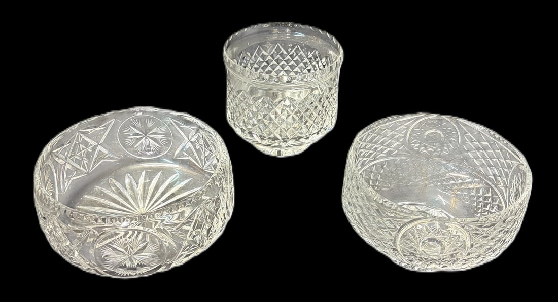 GROUP OF THREE VINTAGE CRYSTAL BOWLS: GROUP OF THREE VINTAGE CRYSTAL BOWLS Height: 3.75 in. by Width: 8 in. by Depth: 8 in.