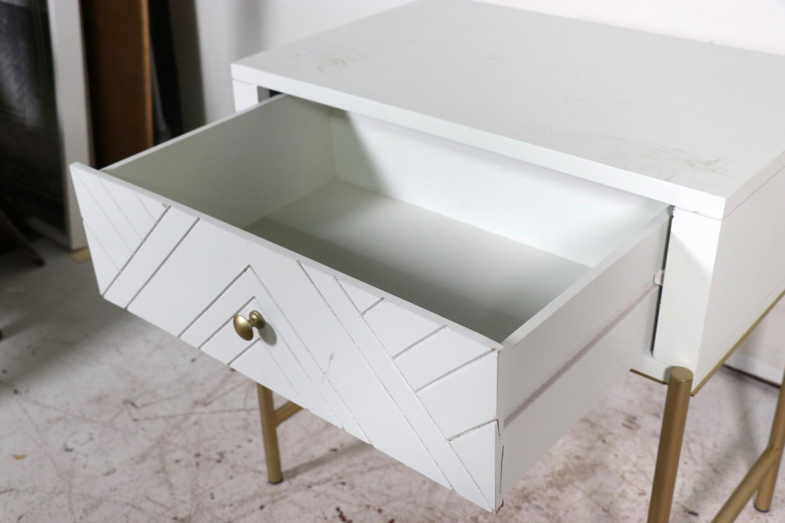 WHITE ONE DRAWER ACCENT TABLE - 5