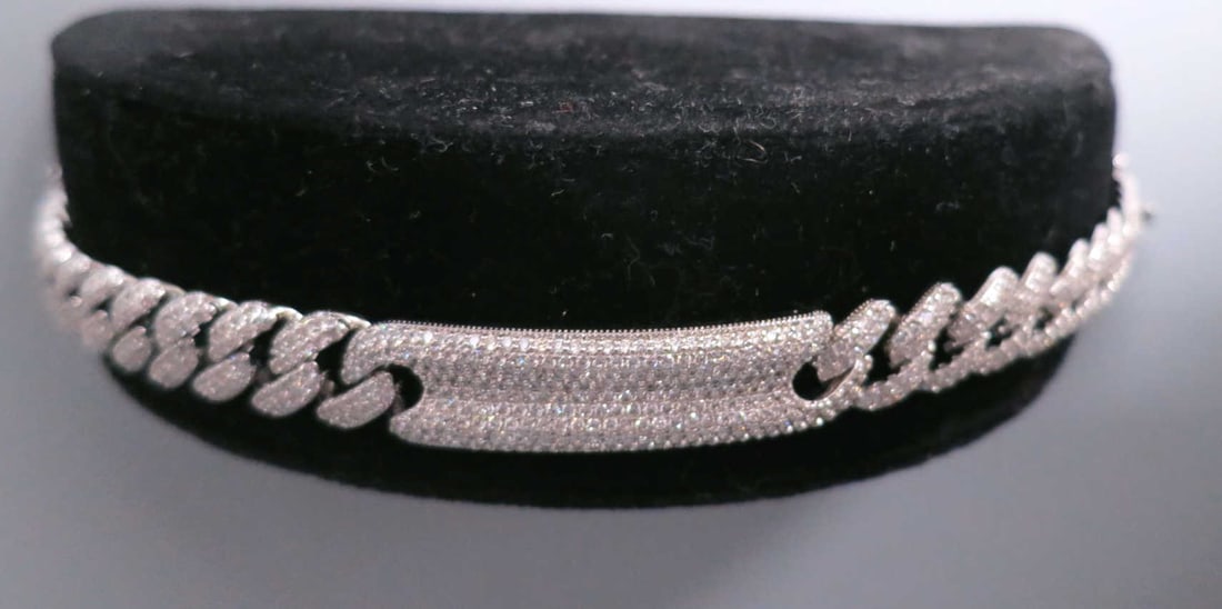 SILVER MICRO CZ PAVE FLAT CHAIN LINK BRACELET: SILVER MICRO CZ PAVE FLAT CHAIN LINK BRACELET. 7".