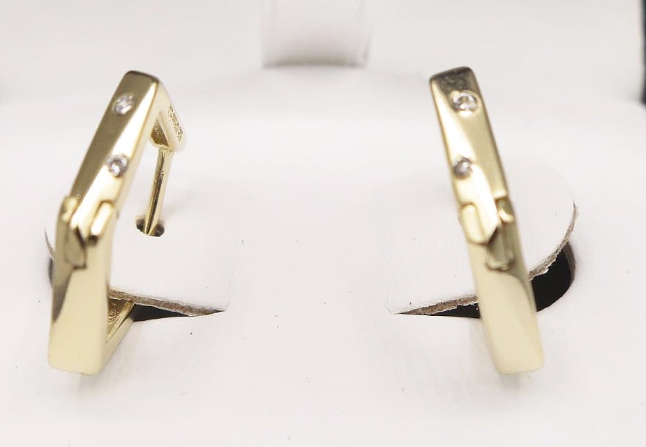 PAIR OF GEOMETRIC HOOP EARRINGS: PAIR OF GOLD WASH OVER STERLING SILVER GEOMETRIC HOOP EARRINGS IN PRESENTATION BOX. Height: 1/2 in. by Width: 1/16 in.