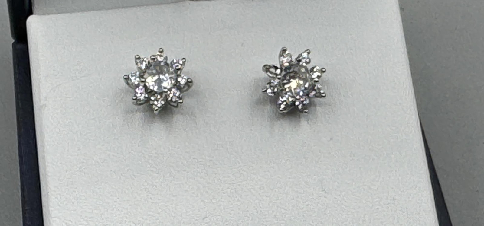 LAB DIAMOND STUD EARRINGS: LAB DIAMOND STUD EARRINGS