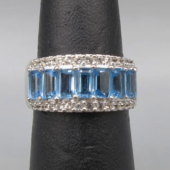 BLUE & WHITE TOPAZ STERLING SIZE SEVEN RING (1 of 4)