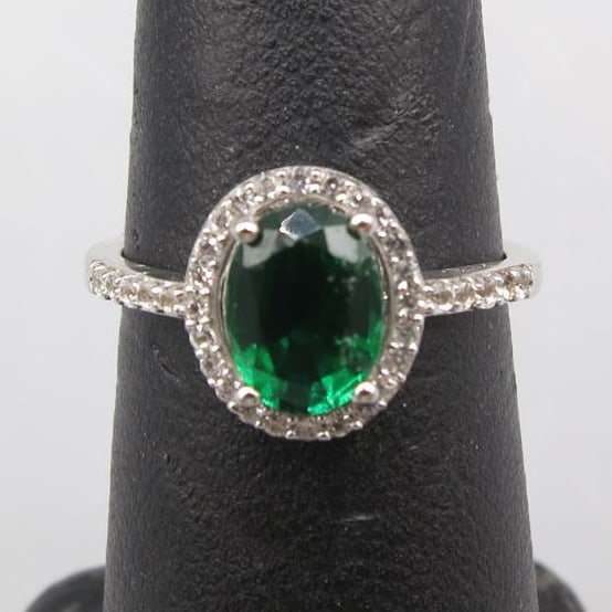 TOURMALINE & WHITE TOPAZ STERLING SIZE SEVEN RING: TOURMALINE & WHITE TOPAZ STERLING SILVER SIZE SEVEN RING.