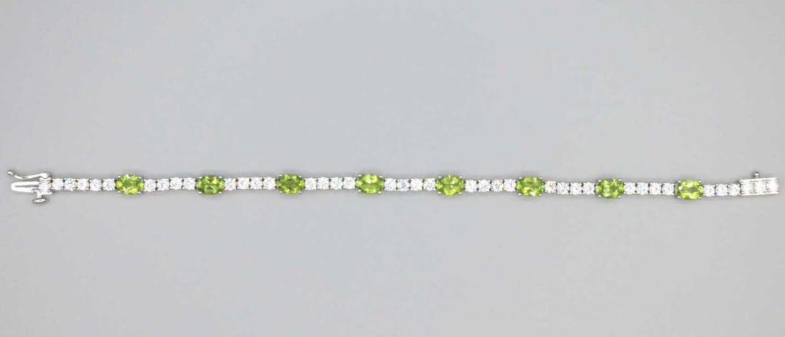 CZ DIAMOND & PERIDOT 7" STERLING BRACELET: CZ DIAMOND & PERIDOT 7" STERLING BRACELET.