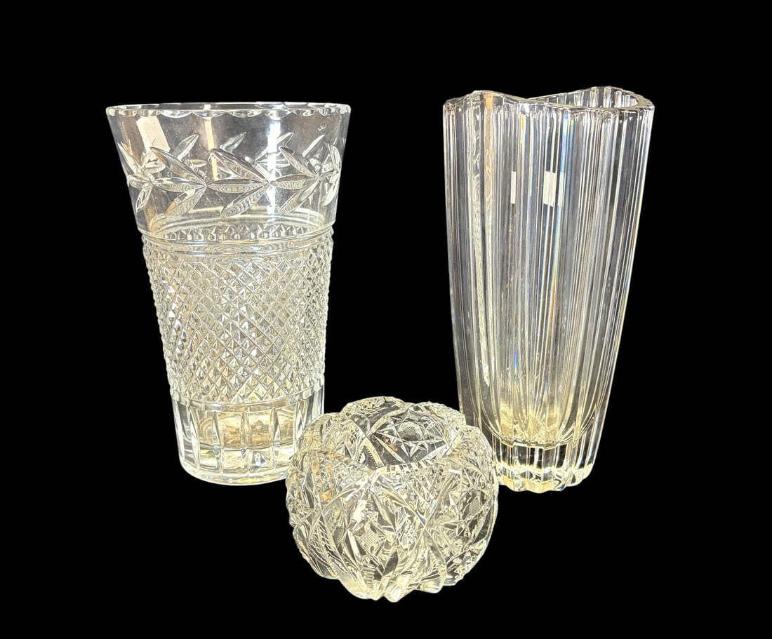 GALAWAY CRYSTAL VASE, WATERFORD VASE, ROSE BOWL: GALAWAY CRYSTAL VASE, WATERFORD VASE, ROSE BOWL Height: 10 in. by Width: 5 in. by Depth: 5 IN.