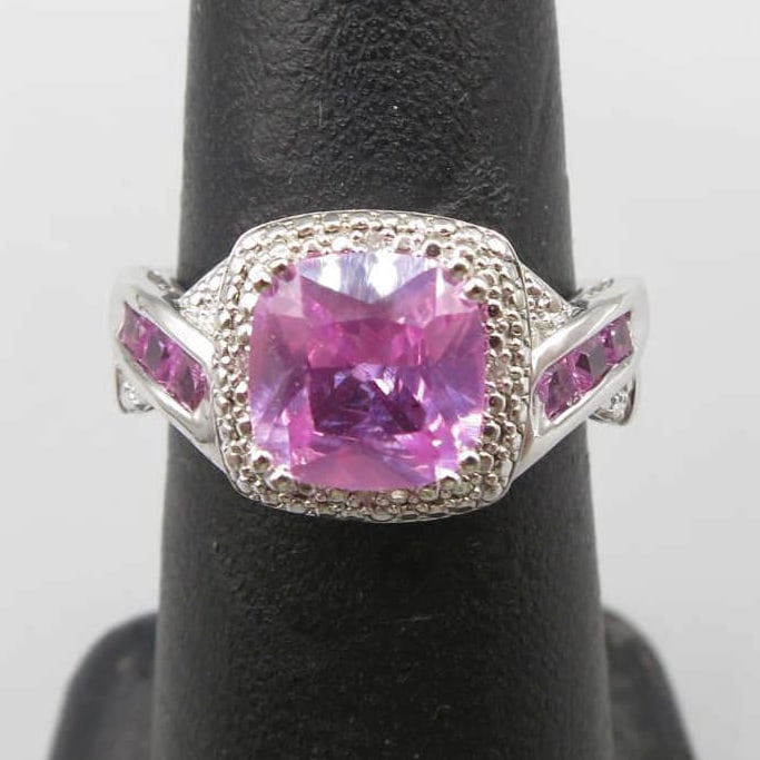 PINK SAPPHIRE STERLING SILVER SIZE SEVEN RING. (1 of 4)