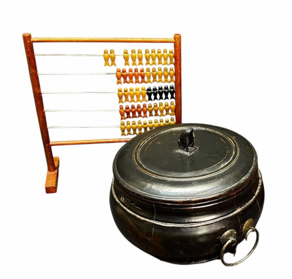 ABACUS, COVERED POT (1 of 5)