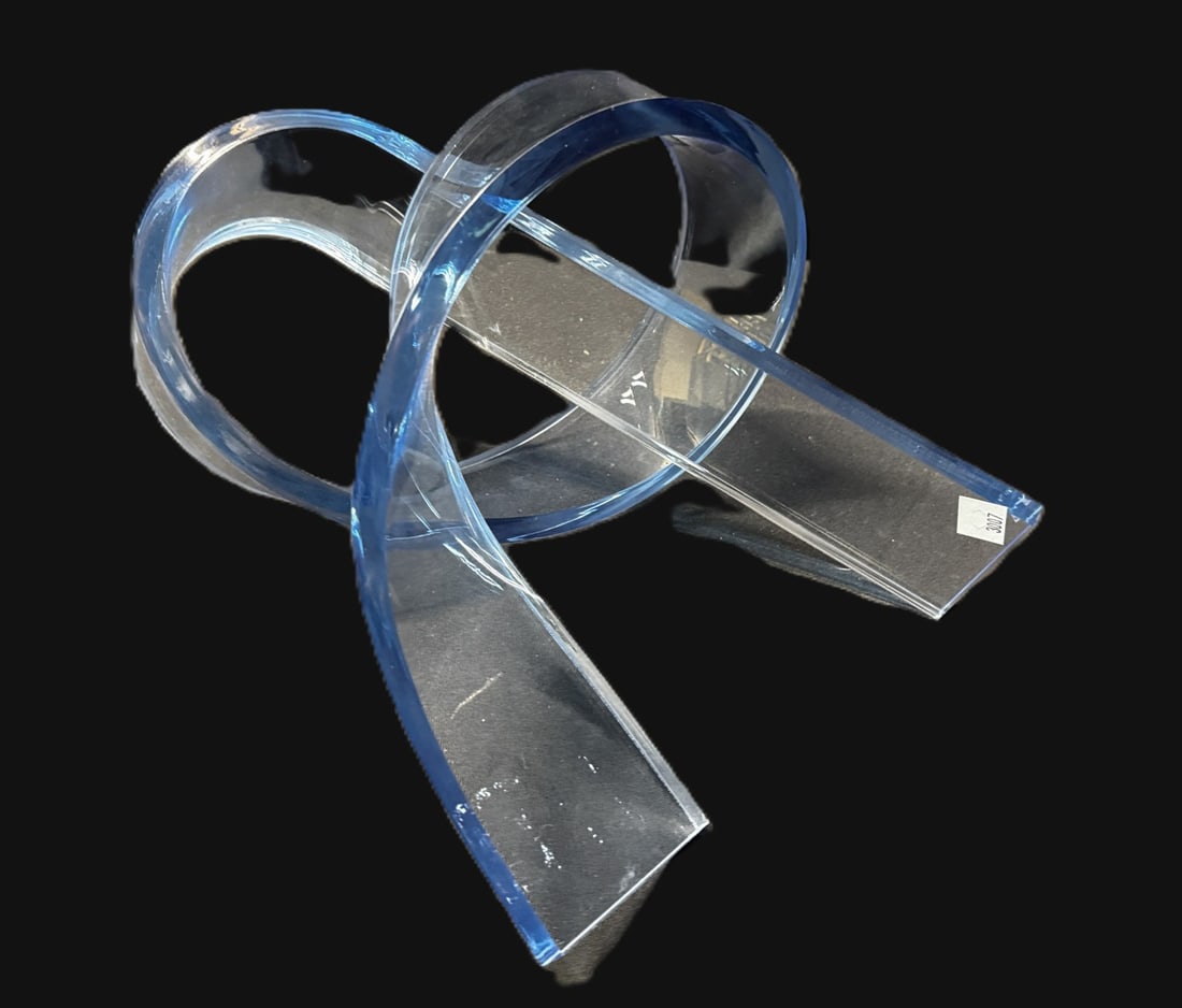 LUCITE KNOT: LUCITE KNOT. Height: 10 in. by Width: 12 in. by Depth: 12 in.