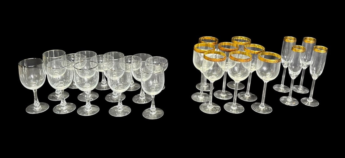 MIX LOT OF WINE GLASSES (1 of 6)
