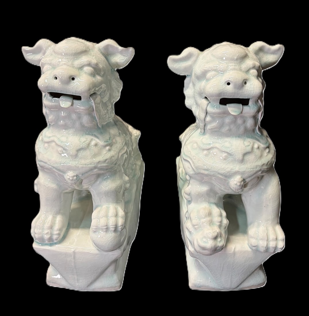 TWO CHINESE PORCELAIN FOO DOGS (1 of 11)