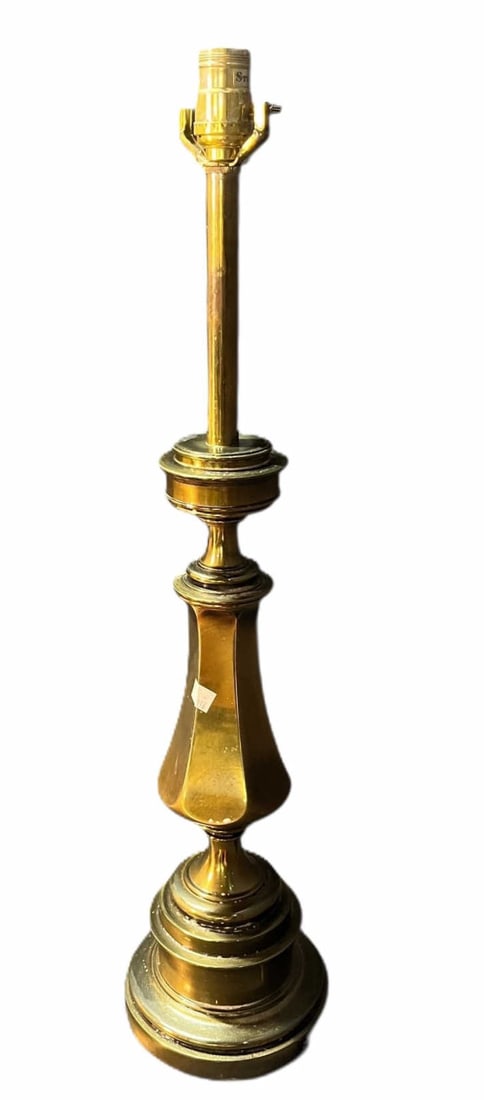 VINTAGE BRASS TABLE LAMP (1 of 2)