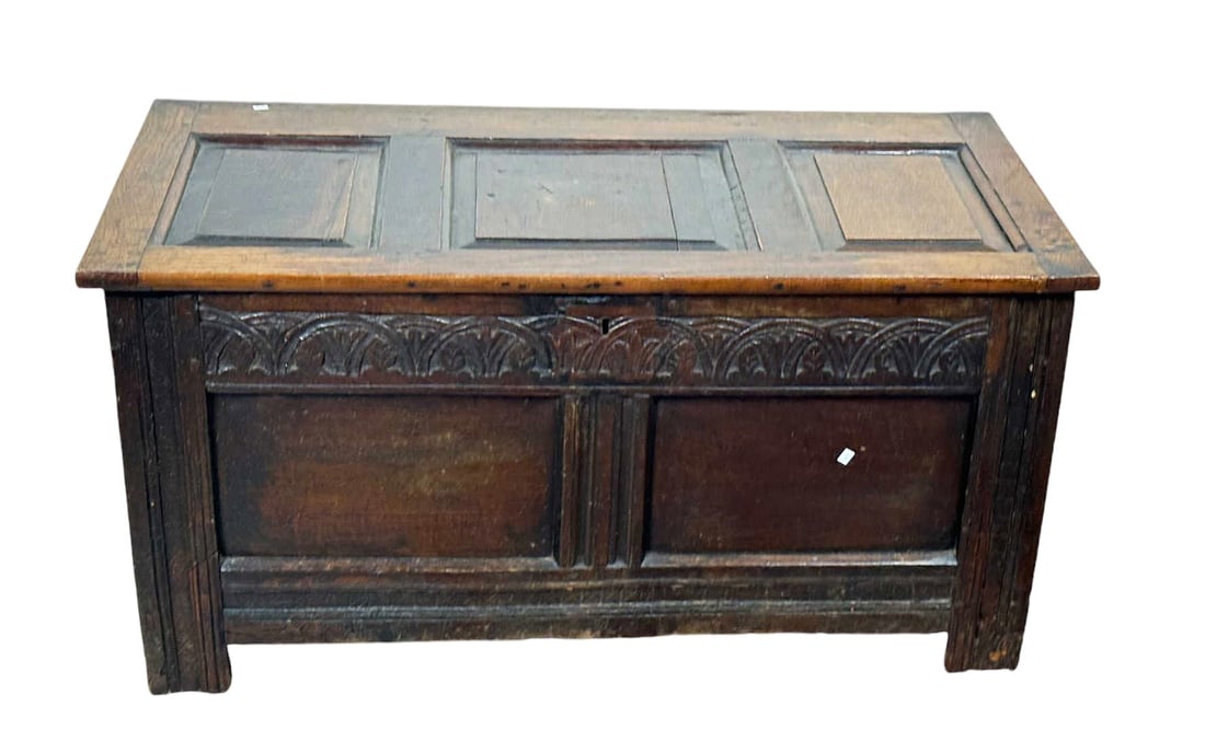 LATE 18TH CENTURY ENGLISH OAK PANEL BLANKET CHEST (1 of 2)