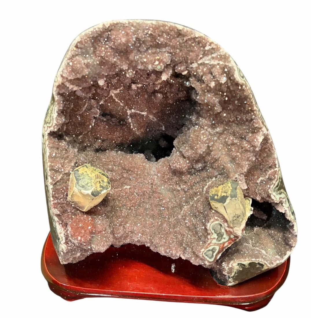 AMETHYST GEODE: AMETHYST GEODE. 40 lbs. Height: 13 in. by Width: 13 in. by Depth: 10 in.