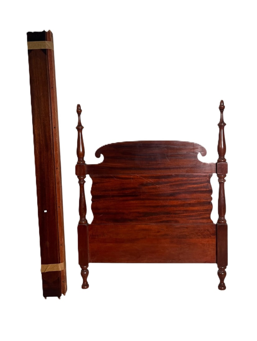 TWIN MAHOGANY 1920 HEADBOARD/BASEBOARD: TWIN MAHOGANY 1920 HEADBOARD /BASEBOARD Height: 51 in. by Width: 31 in.