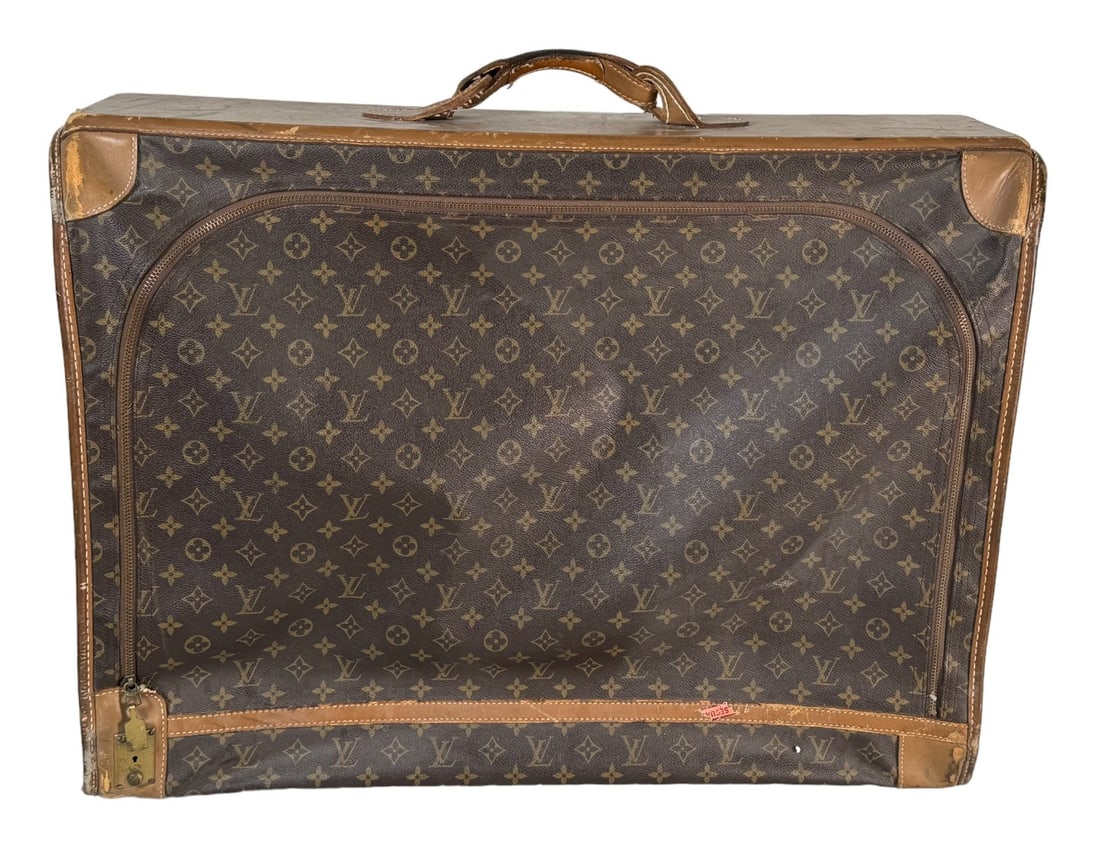 VINTAGE LOUIS VUITTON MONOGRAM SUITCASE (1 of 4)