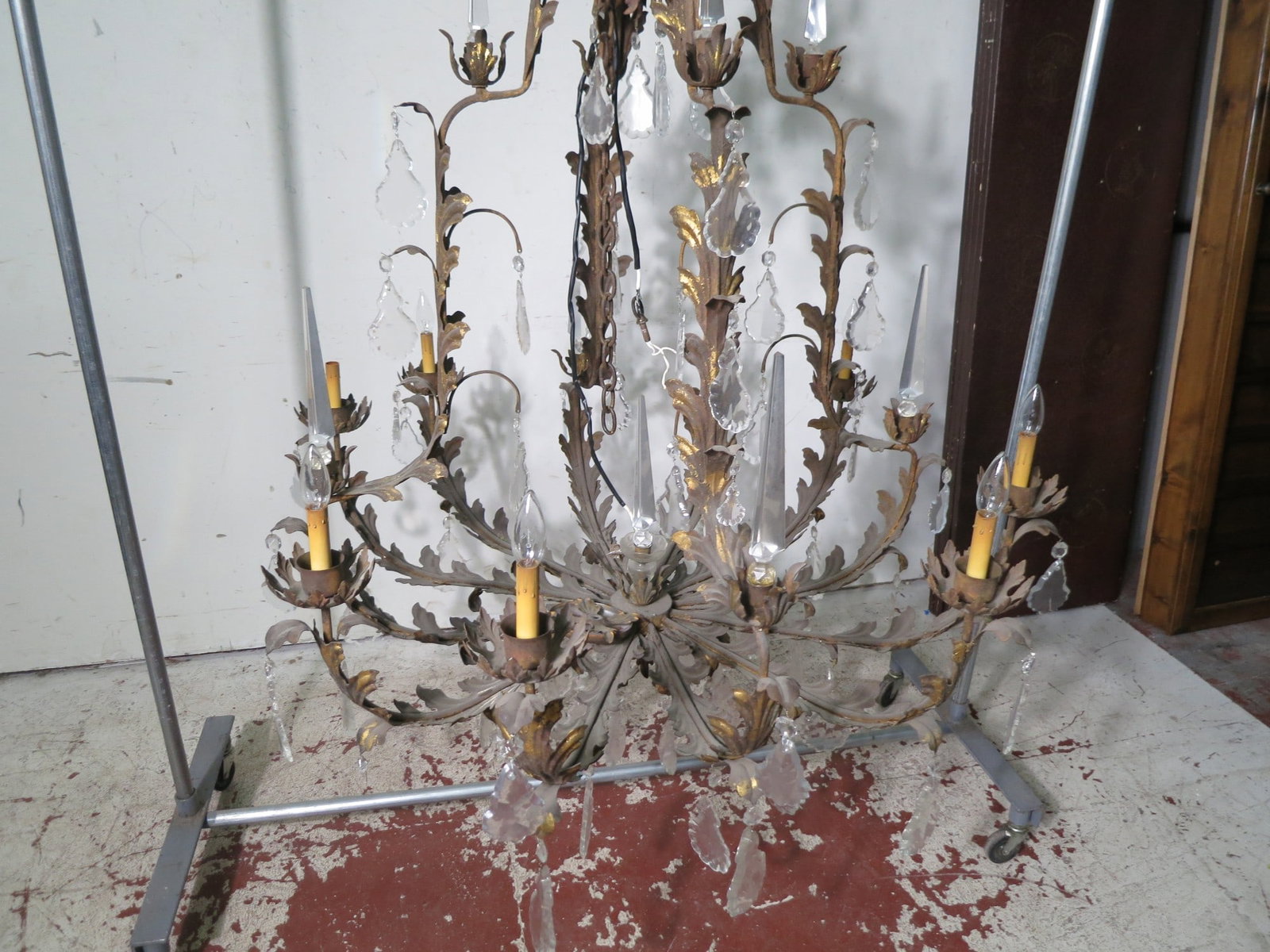 LARGE CHANDELIER - 3