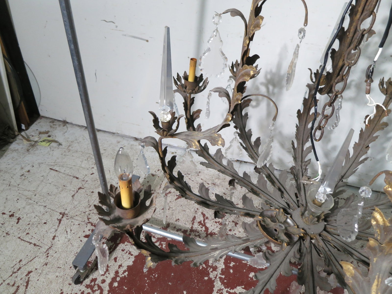 LARGE CHANDELIER - 7