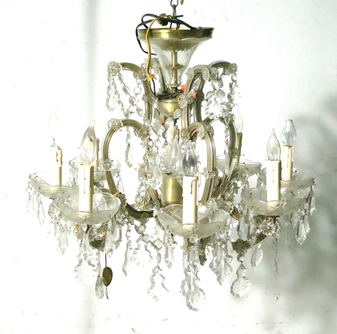 MARIA THERESA CRYSTAL CHANDELIER: MARIA THERESA CRYSTAL CHANDELIER Height: 22 in. by Width: 26