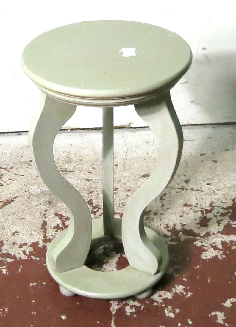 SMALL PAINTED SIDE TABLE - 3
