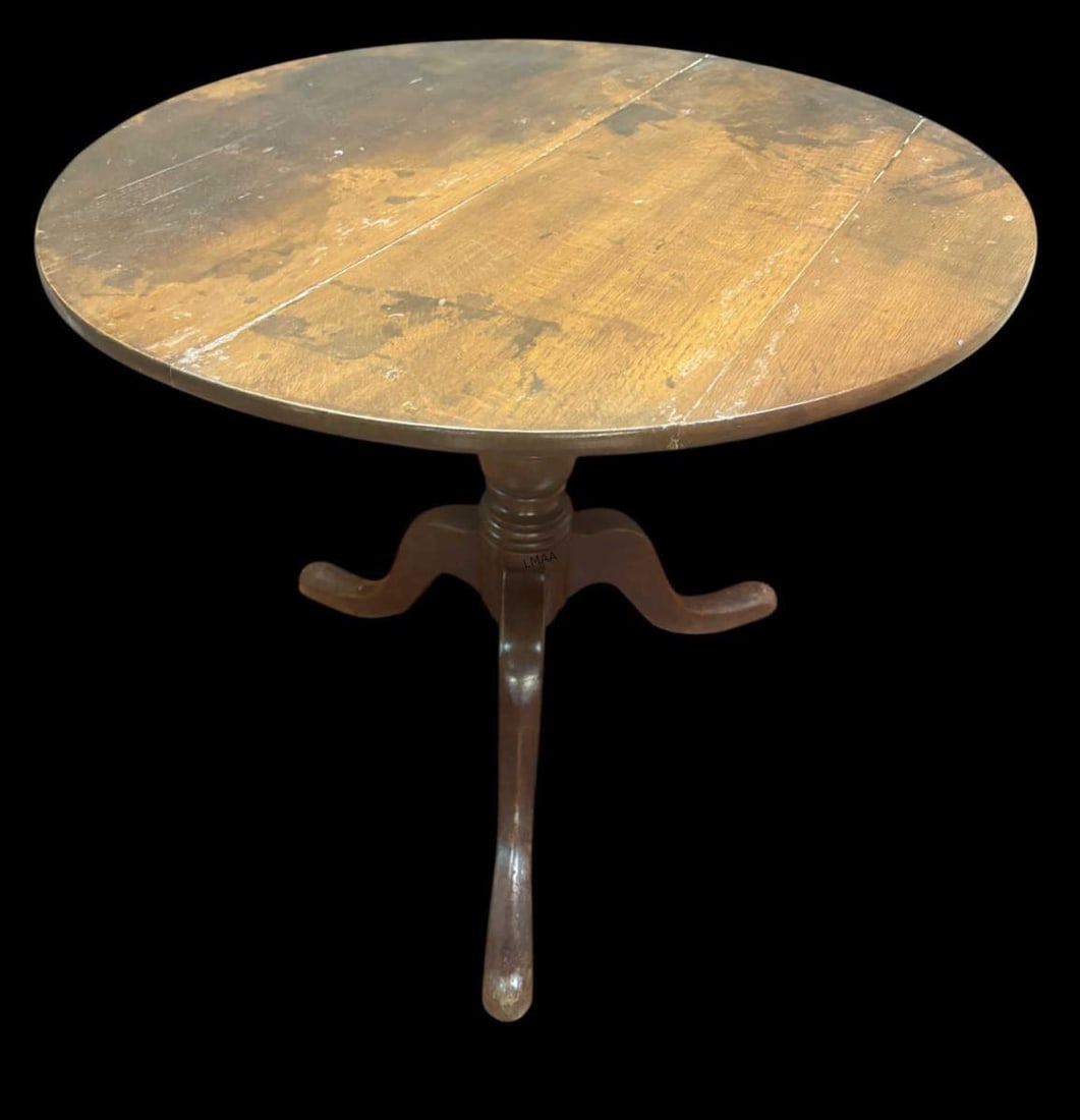 ENGLISH STYLE CIRCA 19TH CENTURY BREAKFAST TABLE: ENGLISH STYLE CIRCA 19TH CENTURY BREAKFAST / TEA TABLE Height: 28.5 in. by Width: 33