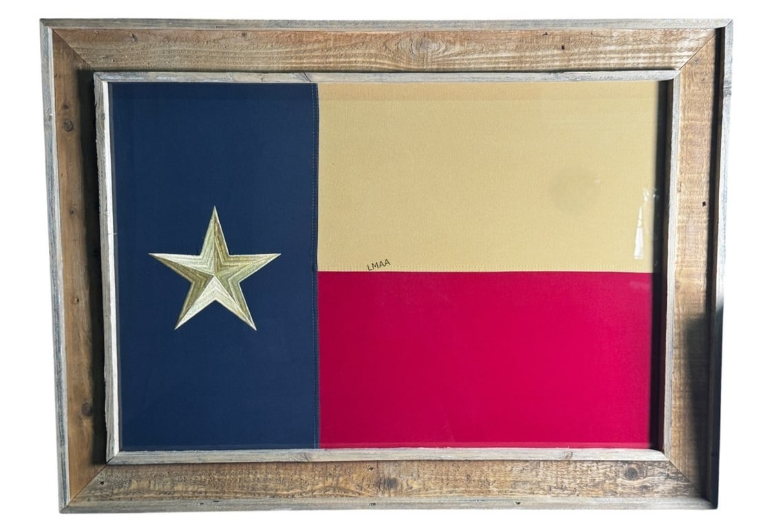 LARGE TEXAS FLAG IN RECLAIMED WOOD: TEXAS FLAG IN RECLAIMED WOOD Height: 30. in. by Width: 41