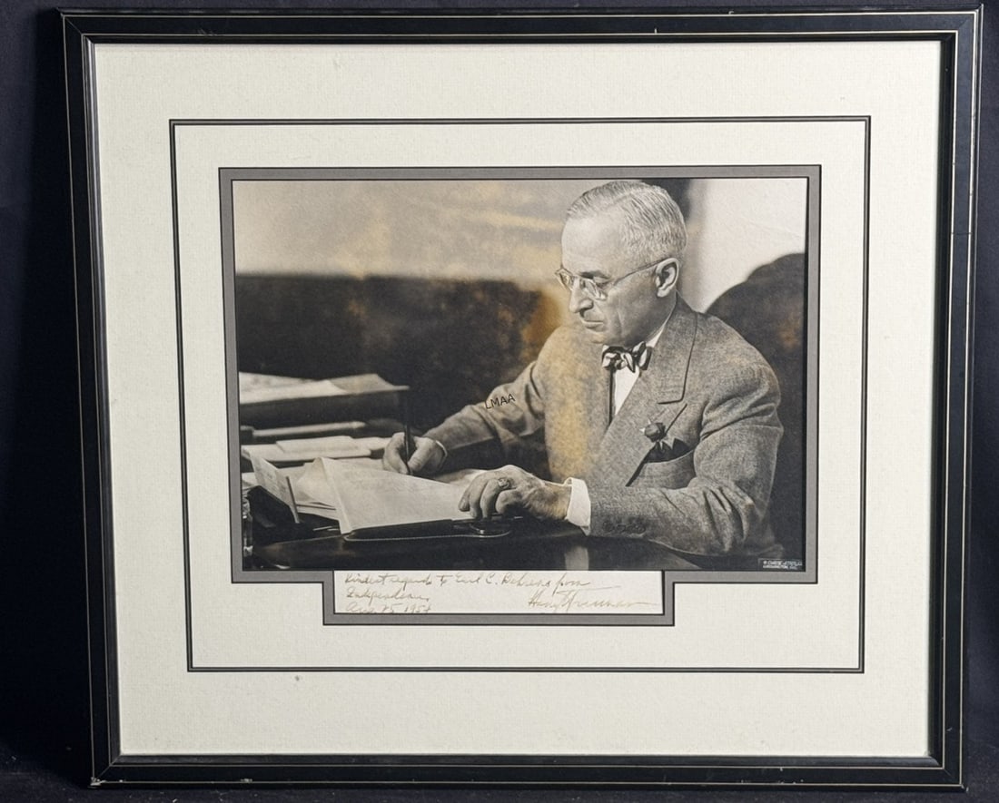 HAND SIGNED HARRY TRUMAN PHOTOGRAPH 1954 (1 of 4)