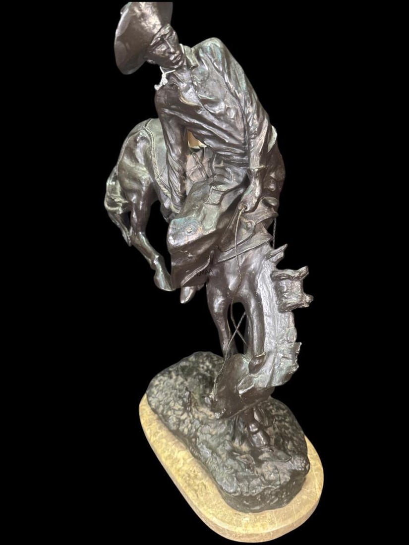 REMINGTON - THE OUTLAW: EXQUISITE VINITAGE BRONZE SCULPTURE AFTER FREDERIC REMINGTON. "THE OUTLAW" - ONE OF REMINGTONS BEST KNOWN SCULPTURES. MOUNTED ON A MARBLE BASE Height: 24 in. by Width: 14 in. by Depth: 8
