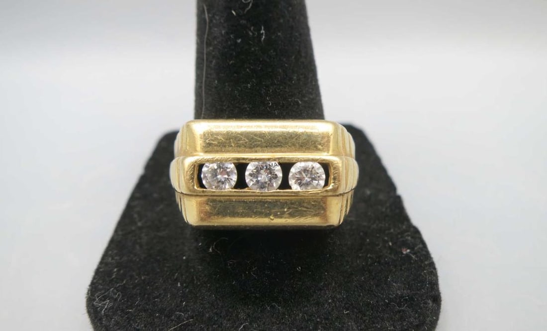 MEN'S NUGGET STYLE GOLD & TRIPLE DIAMOND RING (1 of 3)
